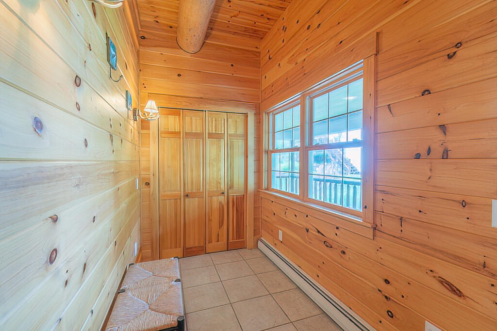 18 Pinkham Road Embden, ME 04958 - Photo 7 of 90 Foyer