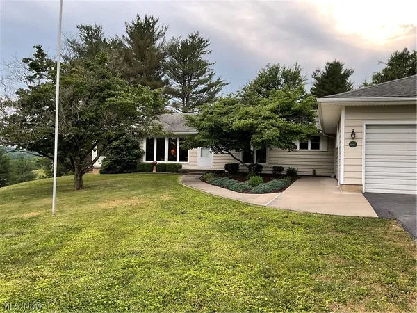 $259,000 | 3747 Highway 339, Belpre, OH 45714
