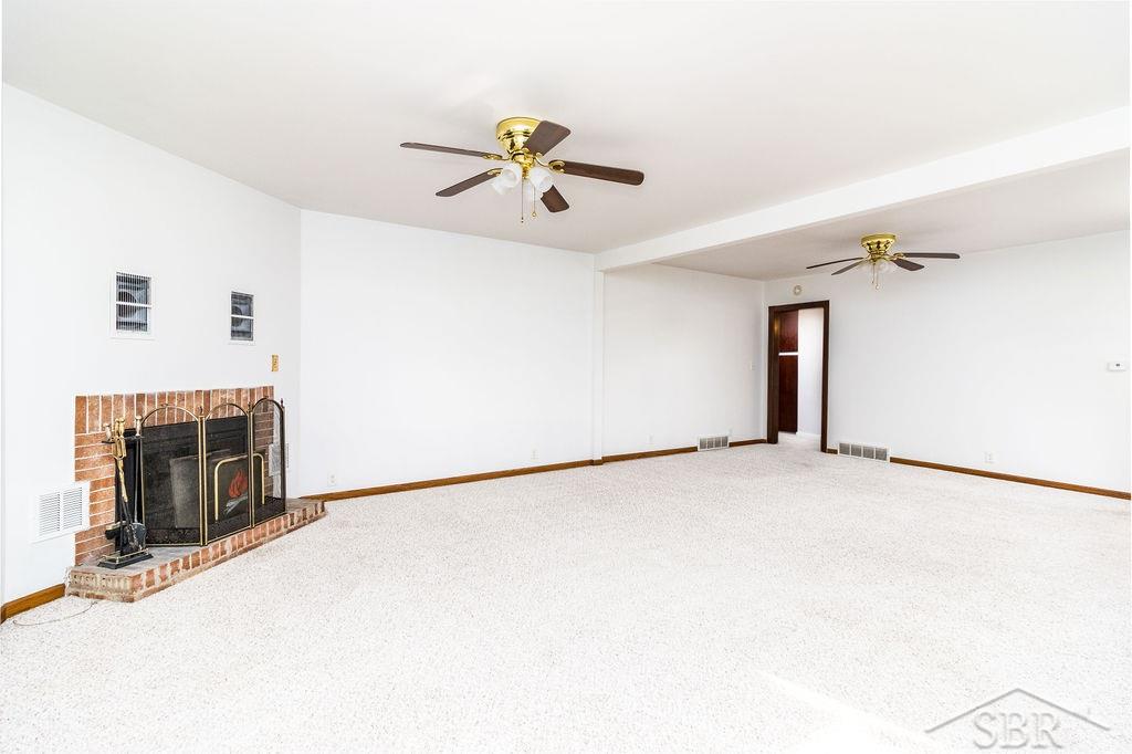 2575 South Center Road Saginaw, MI 48609 - Photo 6 of 22 50022424-5.JPG