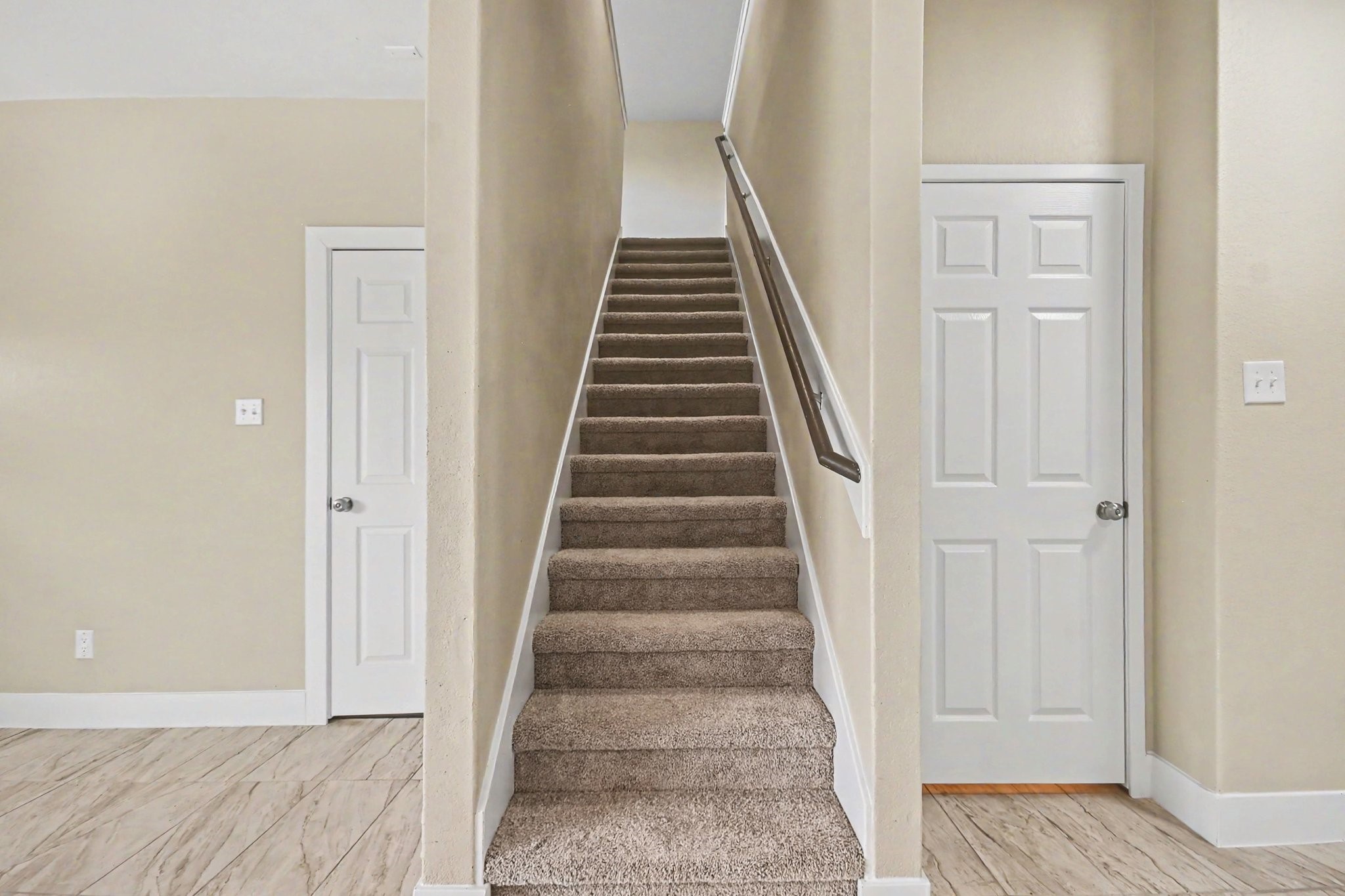 1322 Diamond Drape Drive Rosharon, TX 77583 - Photo 17 of 45 a view of an entryway