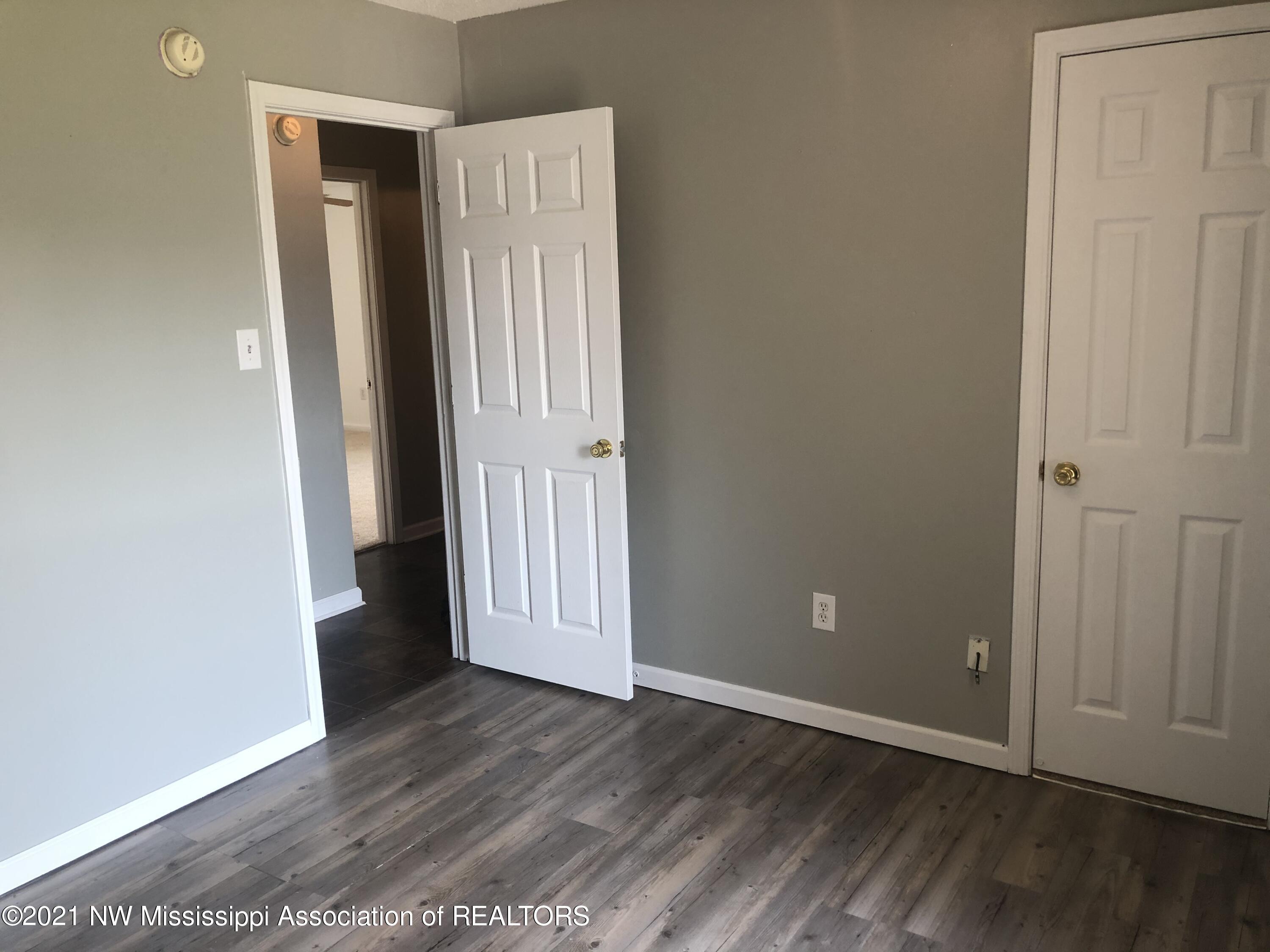 9135 Triple Crown Loop East Southaven, MS 38671 - Photo 11 of 21 Bedroom 1 pic 2