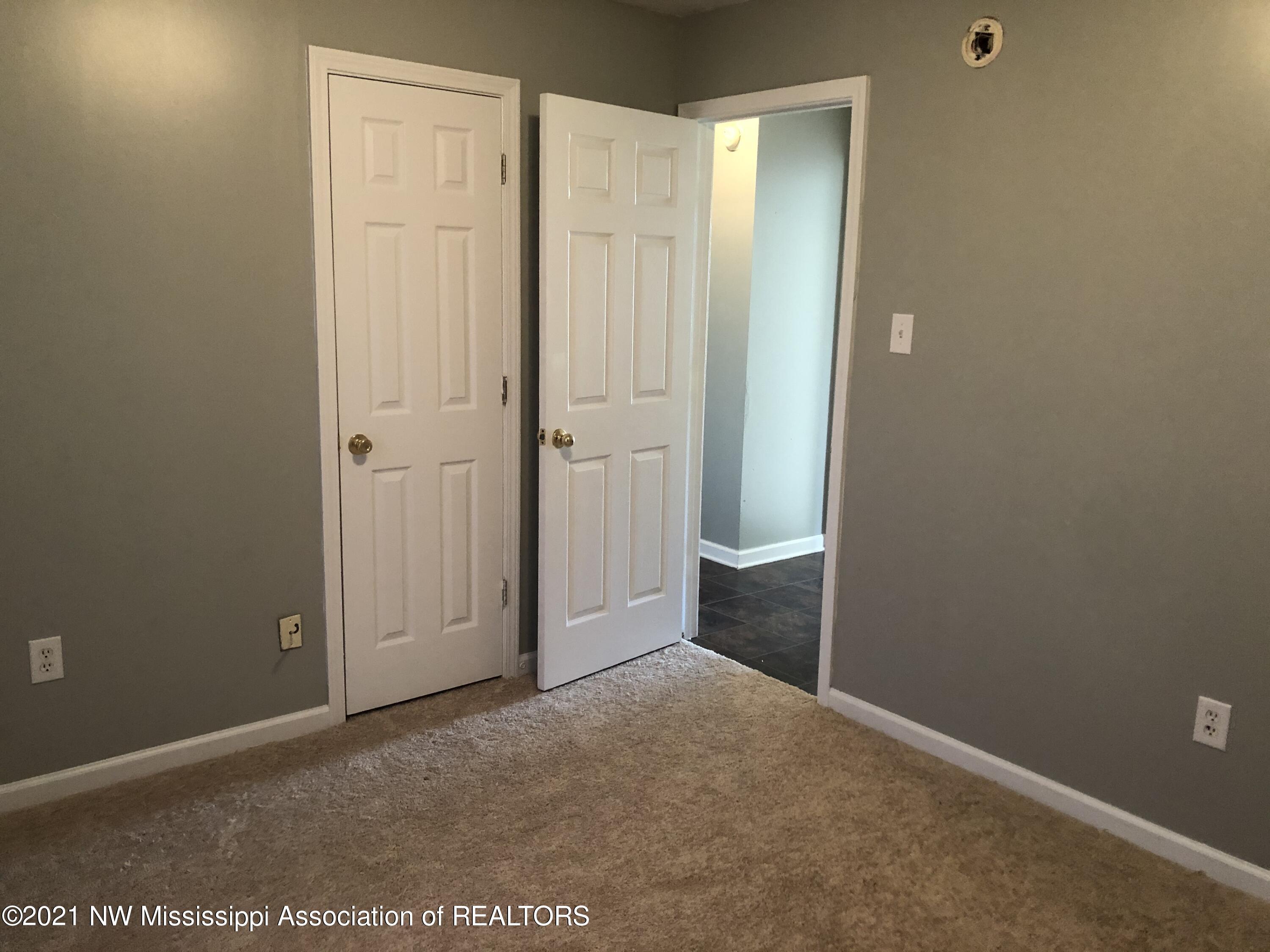 9135 Triple Crown Loop East Southaven, MS 38671 - Photo 13 of 21 Bedroom 2 pic 2
