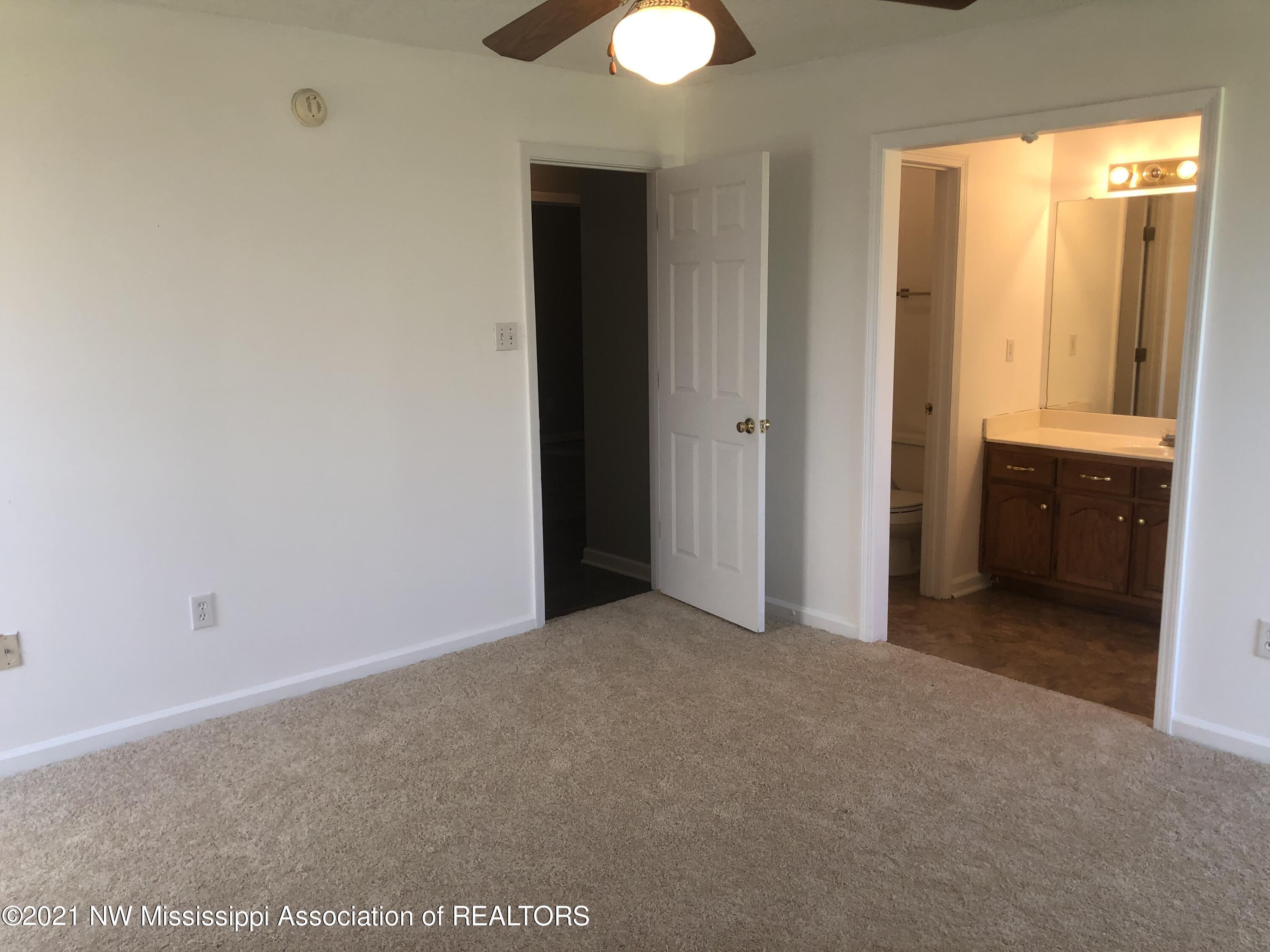 9135 Triple Crown Loop East Southaven, MS 38671 - Photo 16 of 21 Master Bdrm pic 2