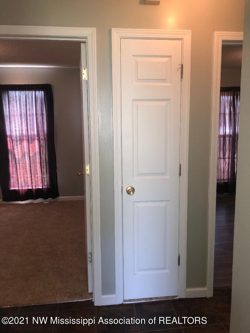 9135 Triple Crown Loop East Southaven, MS 38671 - Photo 18 of 21 Hall Closet