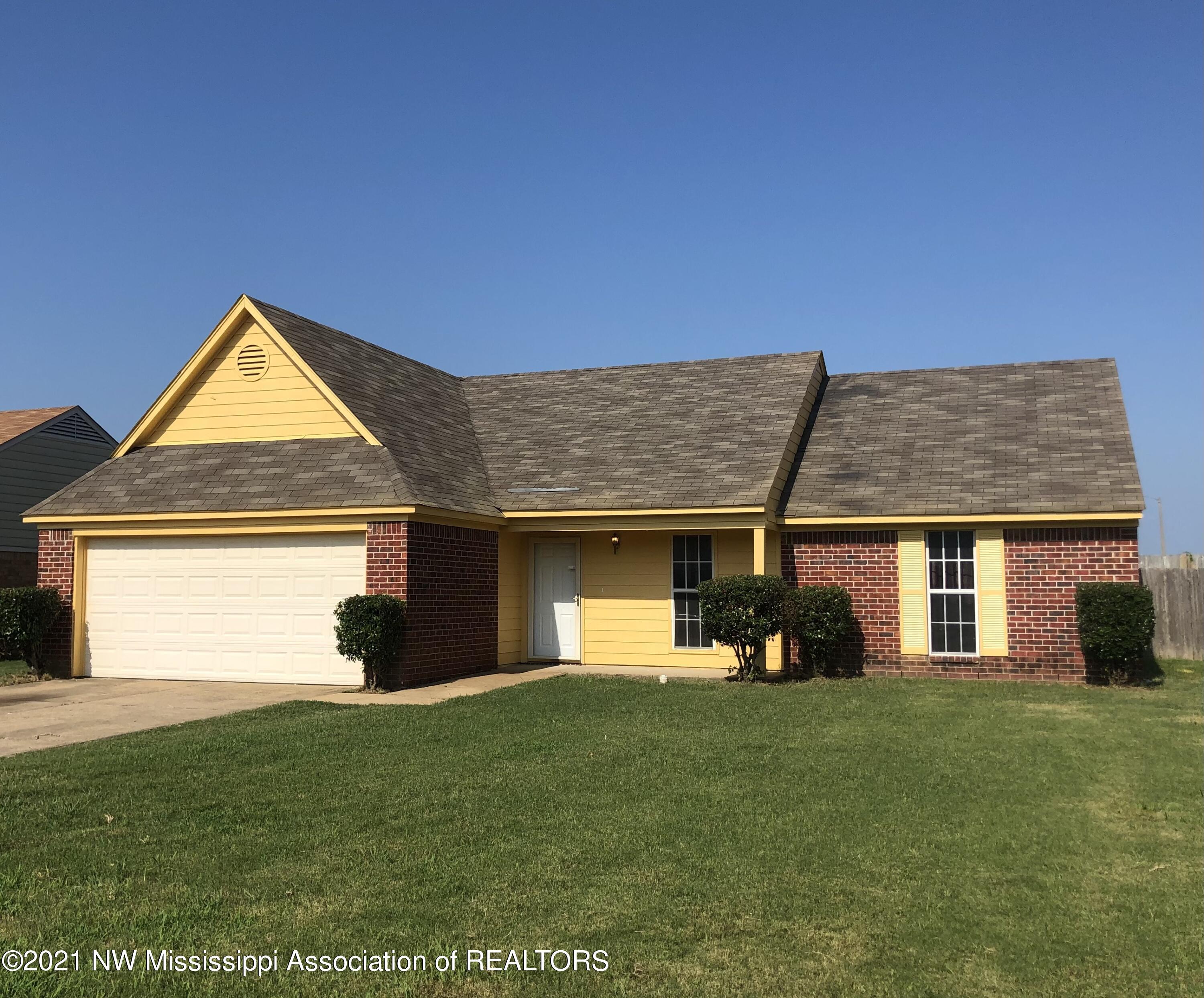 9135 Triple Crown Loop East Southaven, MS 38671 - Photo 2 of 21 Front view pic 2