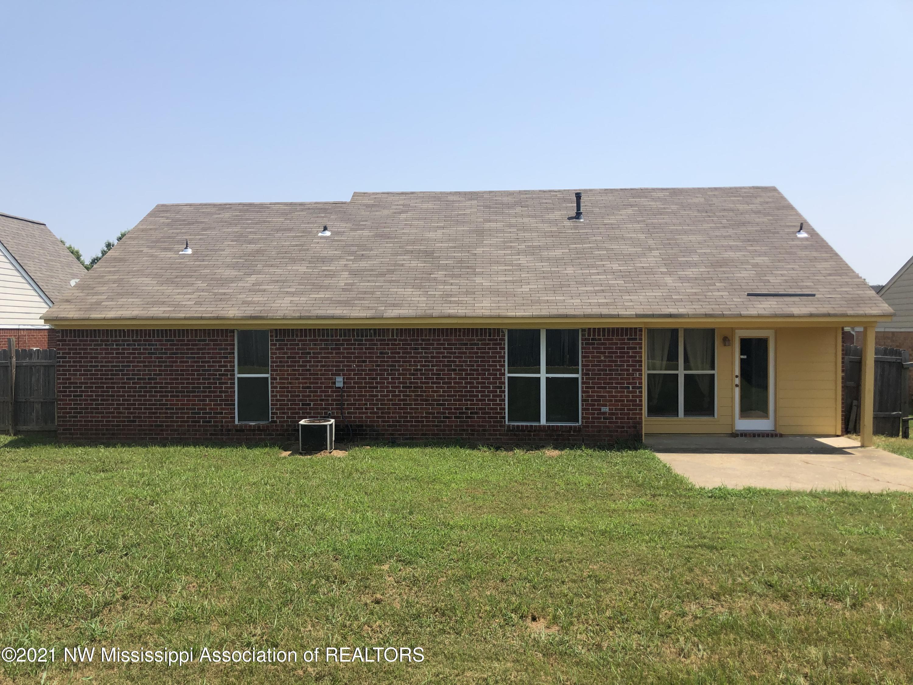 9135 Triple Crown Loop East Southaven, MS 38671 - Photo 21 of 21 Backyard pic 2