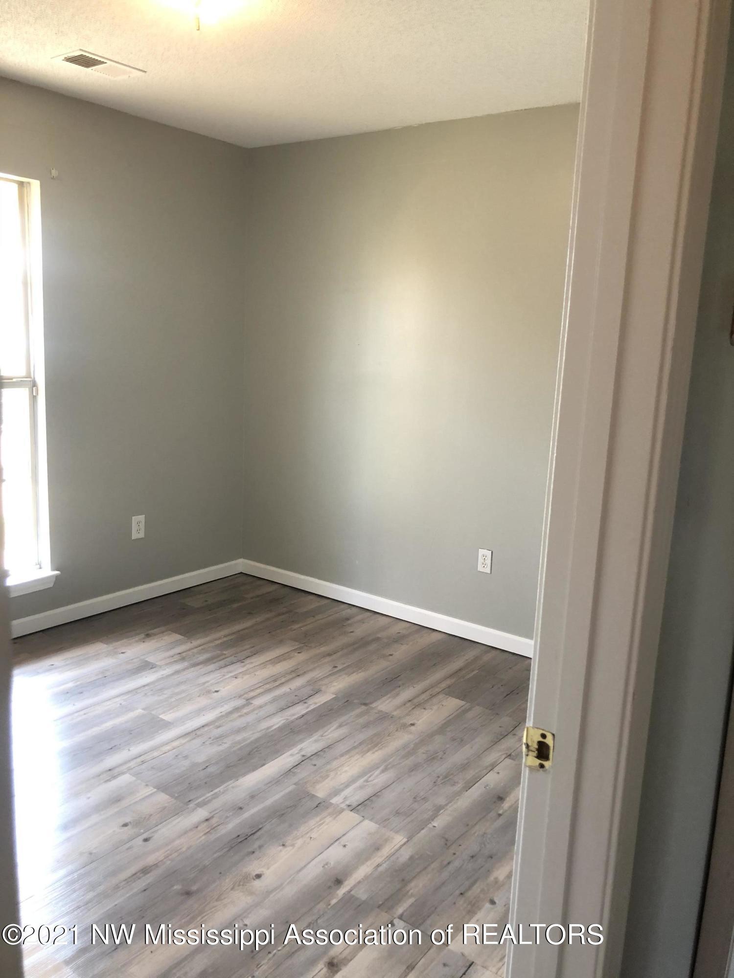 9135 Triple Crown Loop East Southaven, MS 38671 - Photo 10 of 21 Bedroom 1 pic 1