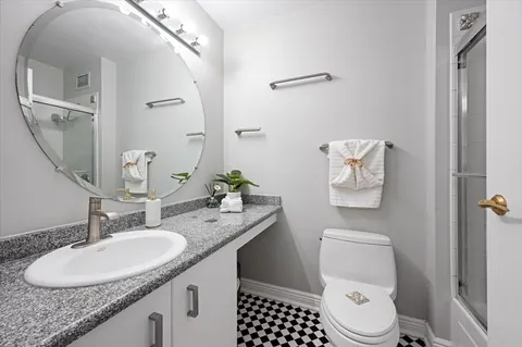 $299,000 | 401 East Ontario Street, Unit 401, Chicago, IL 60611