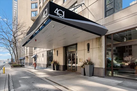 $299,000 | 401 East Ontario Street, Unit 401, Chicago, IL 60611