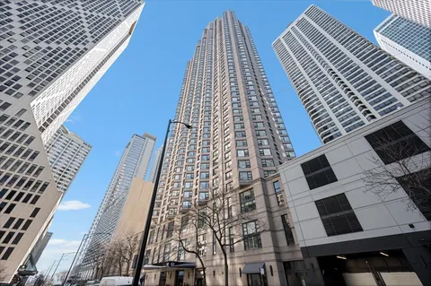$299,000 | 401 East Ontario Street, Unit 401, Chicago, IL 60611