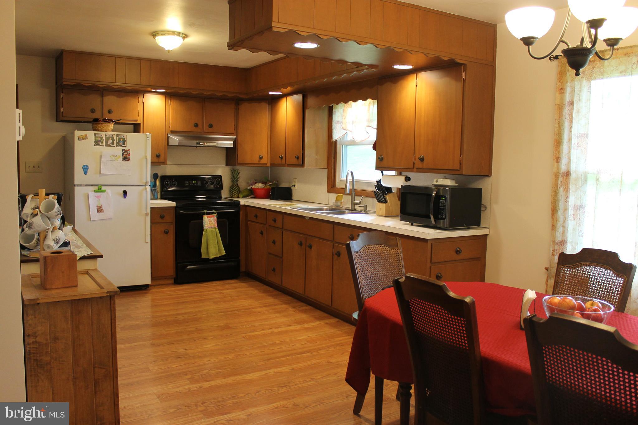 446 North Heidelberg Road Robesonia, PA 19551 - Photo 5 of 23 Gallery Image 5