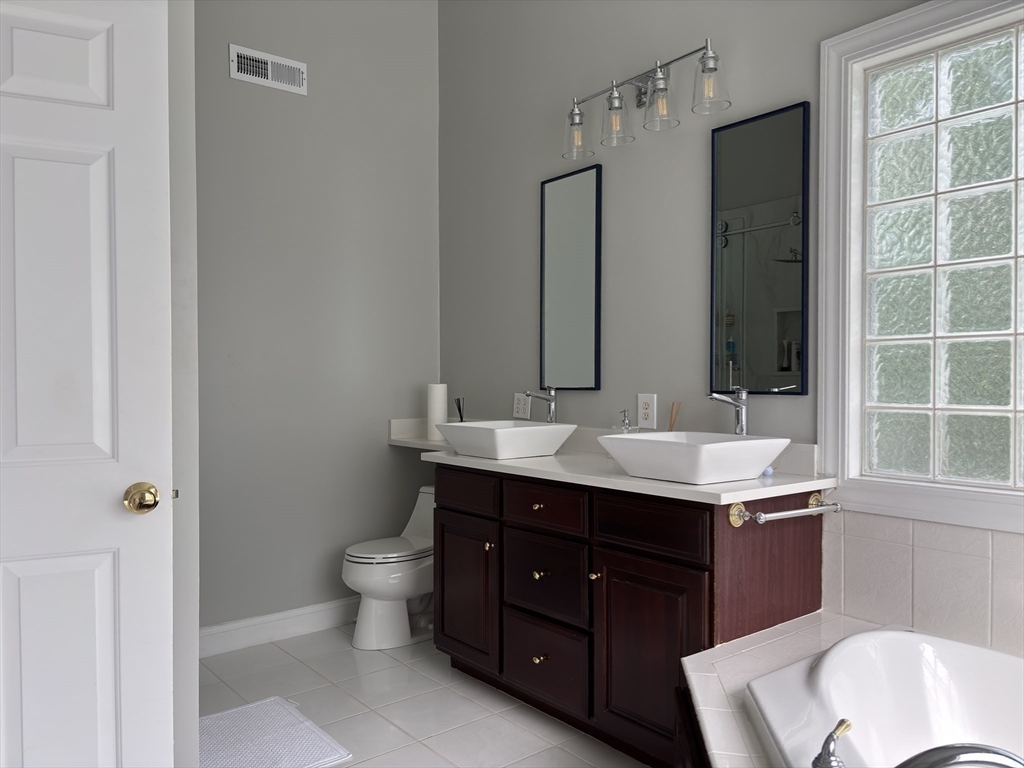 135 Shawsheen Road Bedford, MA 01730 - Photo 14 of 33