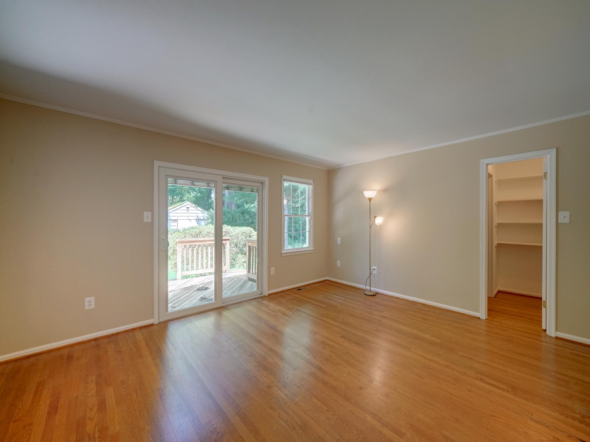 5062 Durham Road West Columbia, MD 21044 - Photo 7 of 40 Main level accessible bedroom w/full bath.