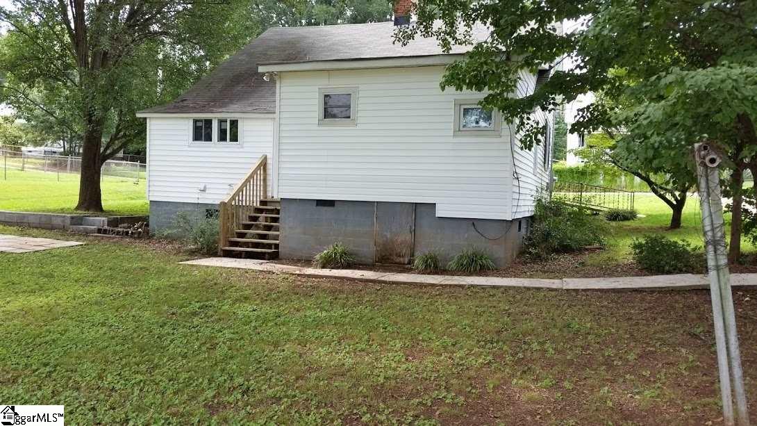 113 Hampton Street Pelzer, SC 29669 - Photo 4 of 21