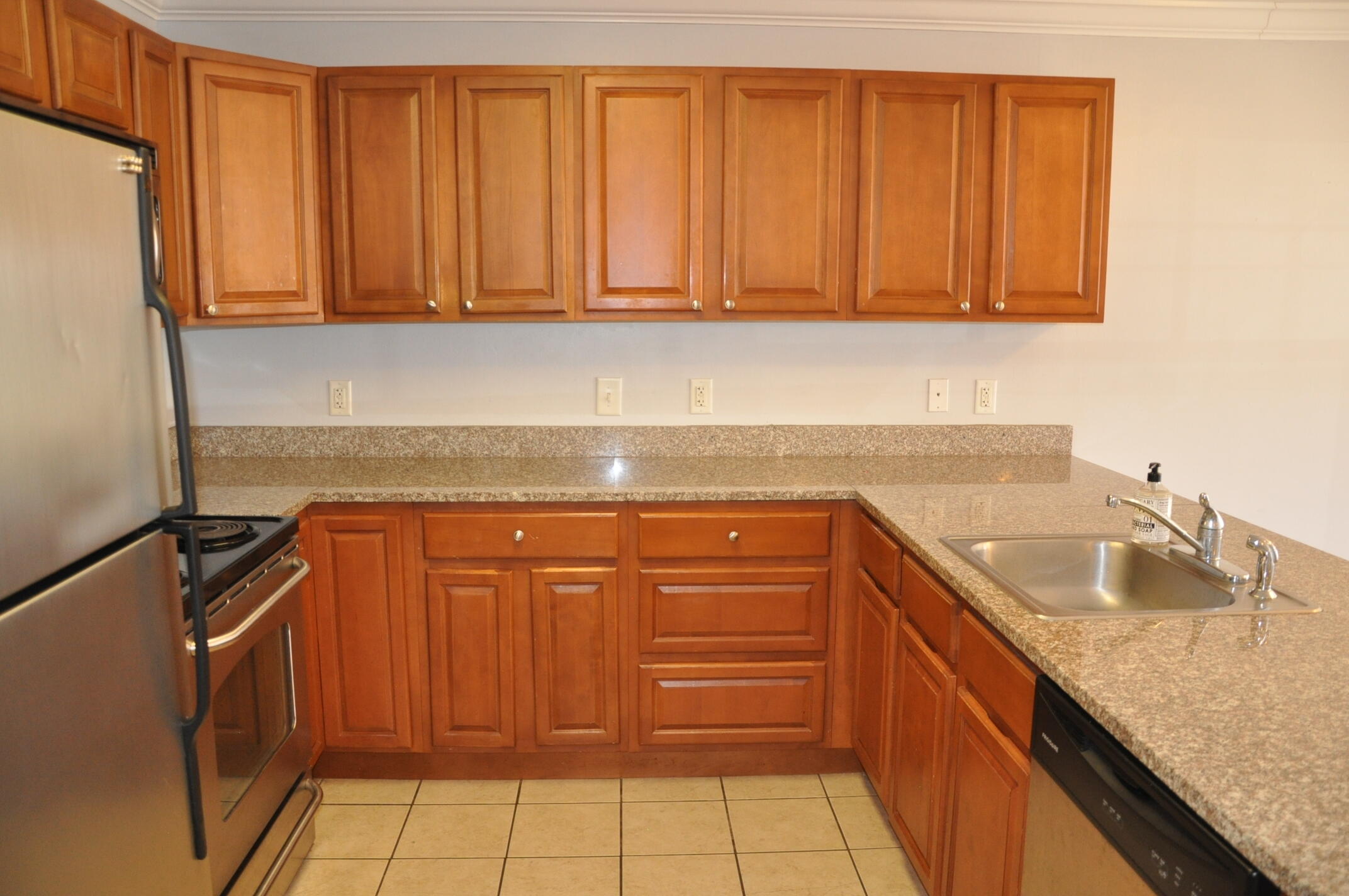 2008 Millenium Place, Unit 109 Johnson City, TN 37604 - Photo 4 of 17 DSC_0085