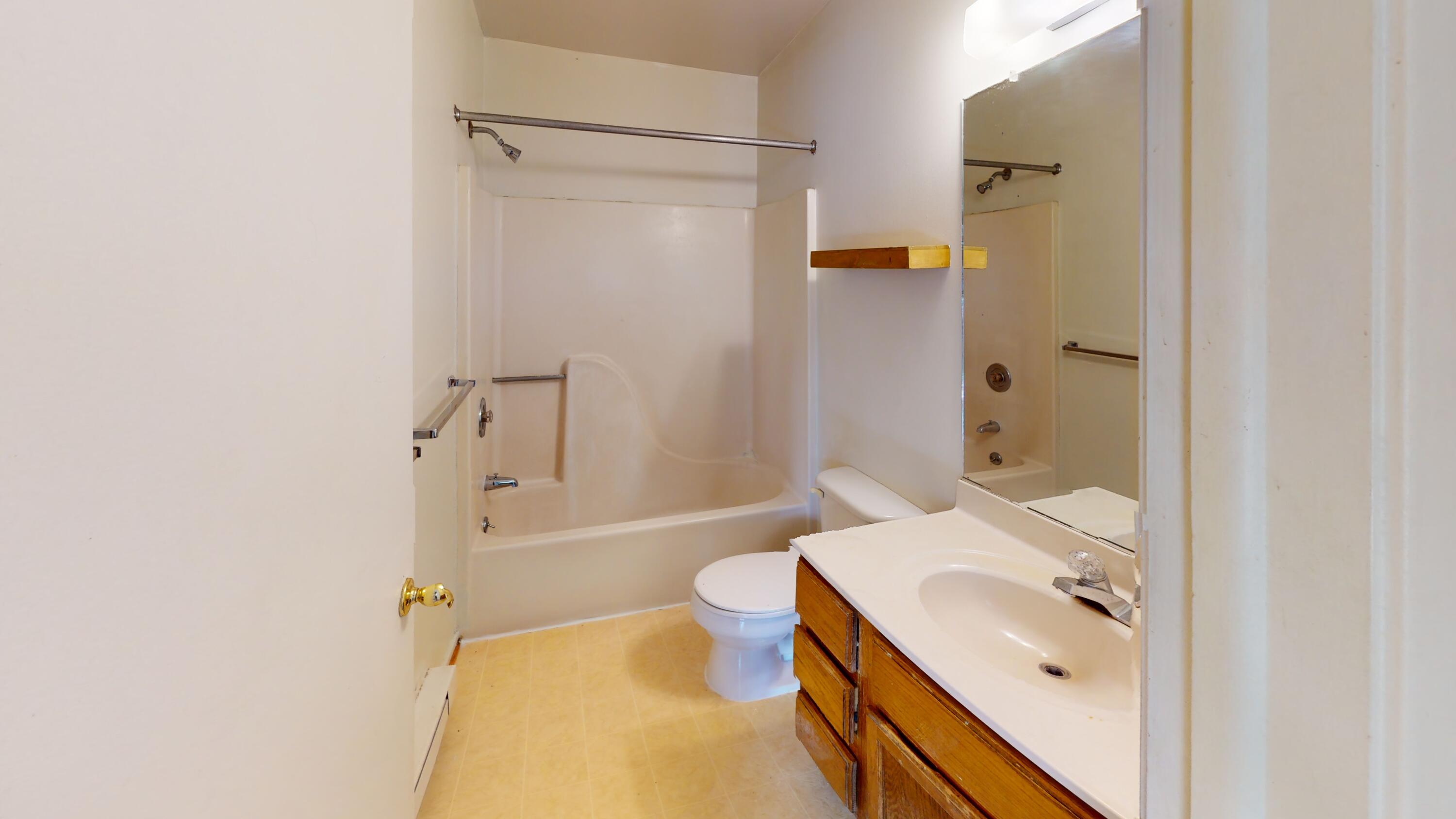 795 North Maple Road Ann Arbor, MI 48103 - Photo 5 of 5 Bathroom (12)