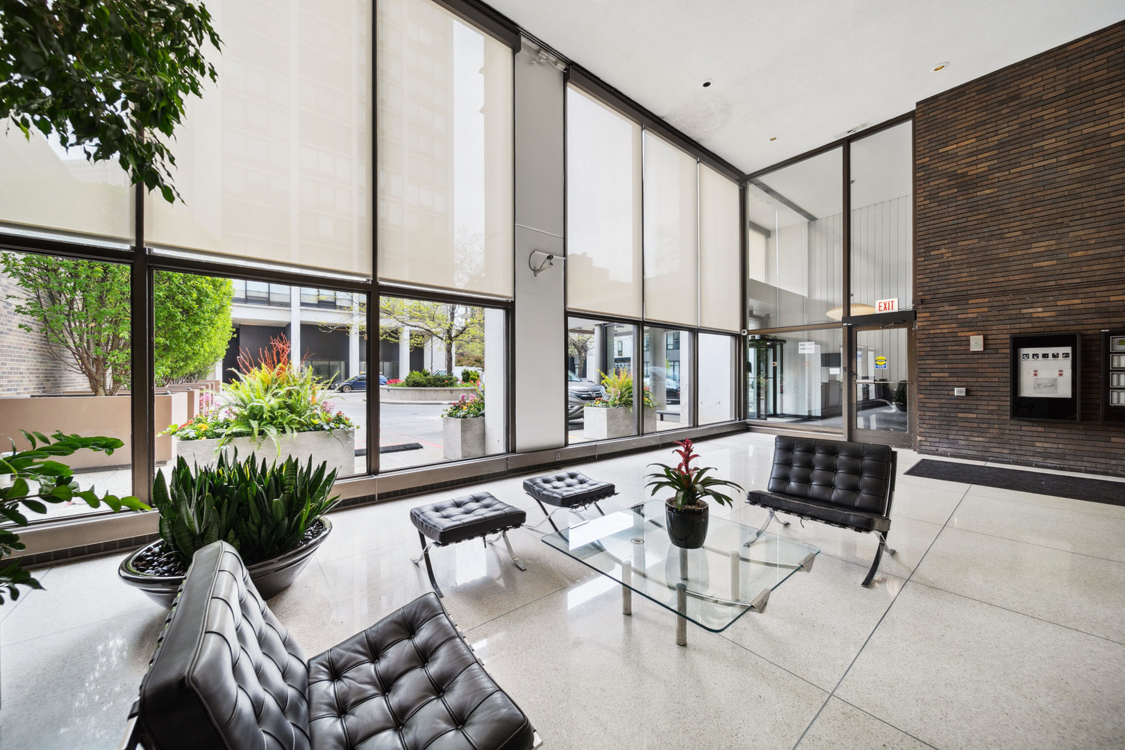 5455 North Sheridan Road, Unit 3506 Chicago, IL 60640 - Photo 3 of 33 Gallery Image 3