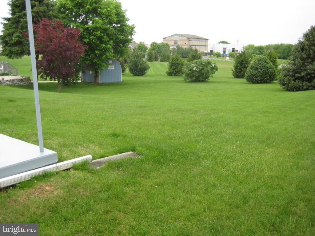 108 Schoeneck Road Ephrata, PA 17522 - Photo 9 of 25 Gallery Image 9