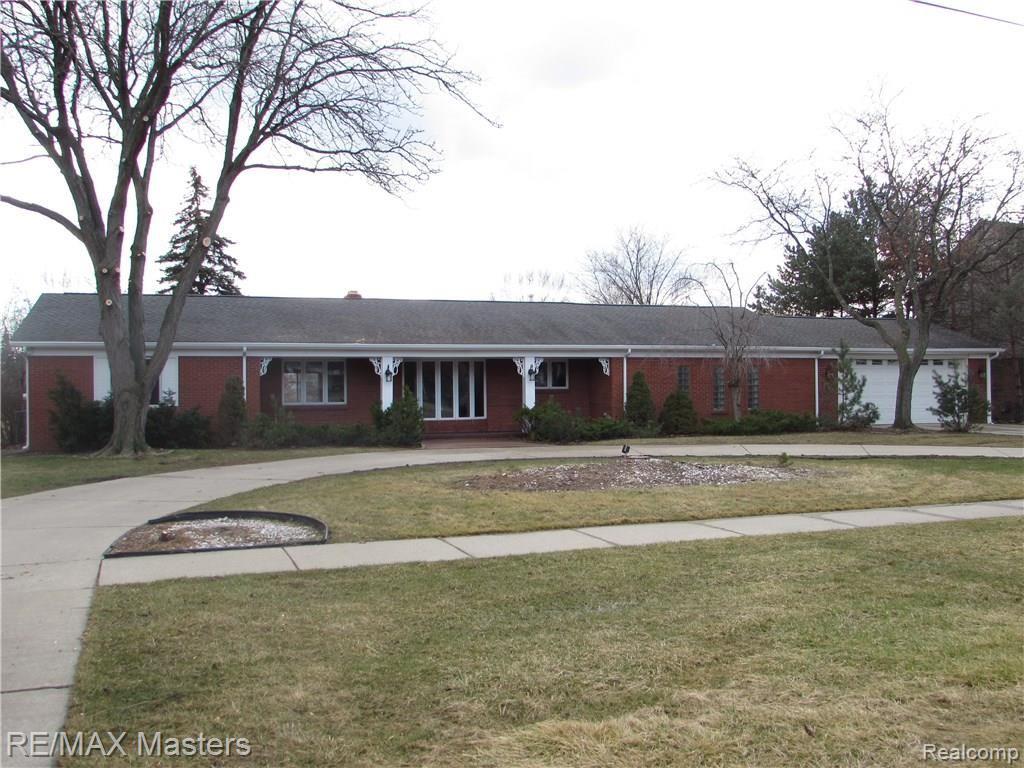 22005 King Road Trenton, MI 48183 - Photo 1 of 28 Welcome Home!