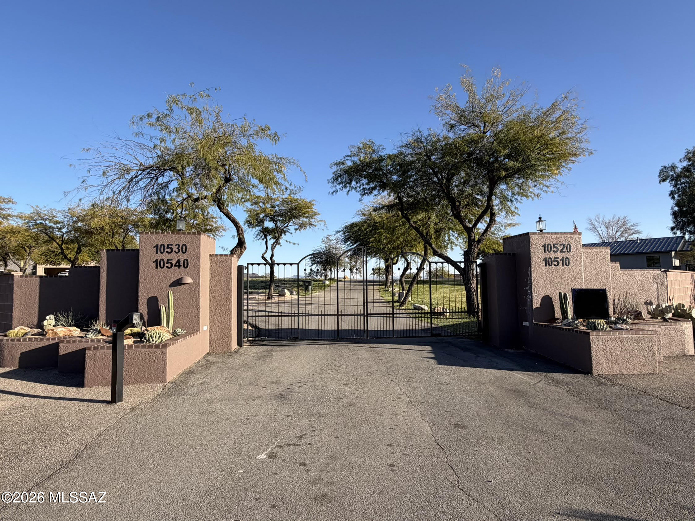 10530 East Escalante Road Tucson, AZ 85730 - Photo 6 of 51 Private gated and secure community with NO HOA!