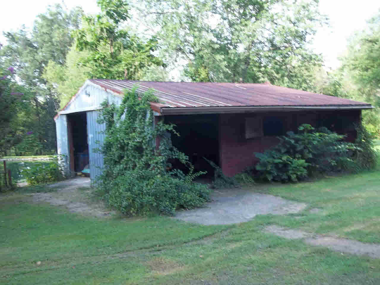 1621 Russell Road West Frankfort, IL 62896 - Photo 14 of 50 Gallery Image 14