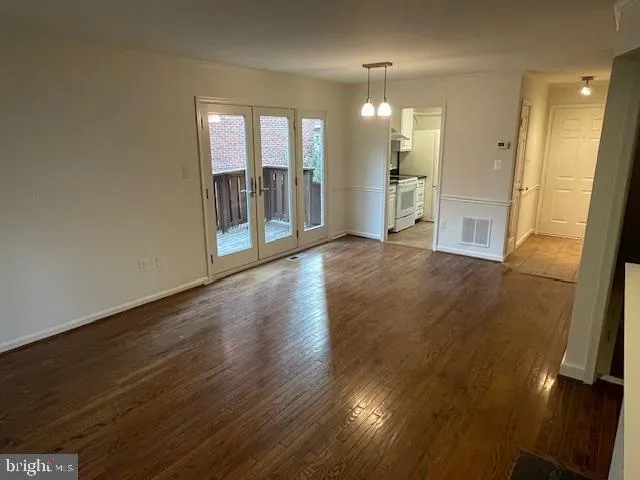 $4,200 | 1119 North Stuart Street North, Arlington, VA 22201