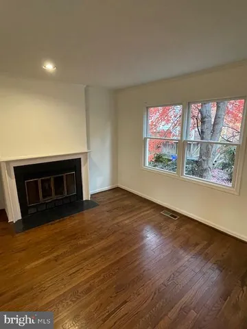 $4,200 | 1119 North Stuart Street North, Arlington, VA 22201