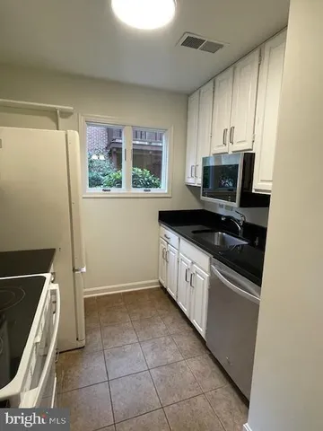 $4,200 | 1119 North Stuart Street North, Arlington, VA 22201