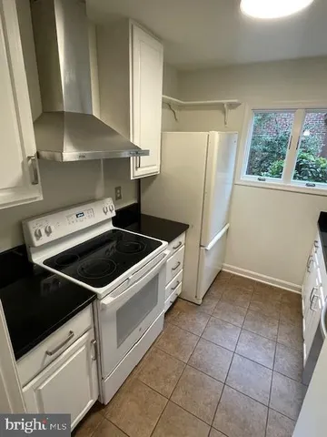 $4,200 | 1119 North Stuart Street North, Arlington, VA 22201