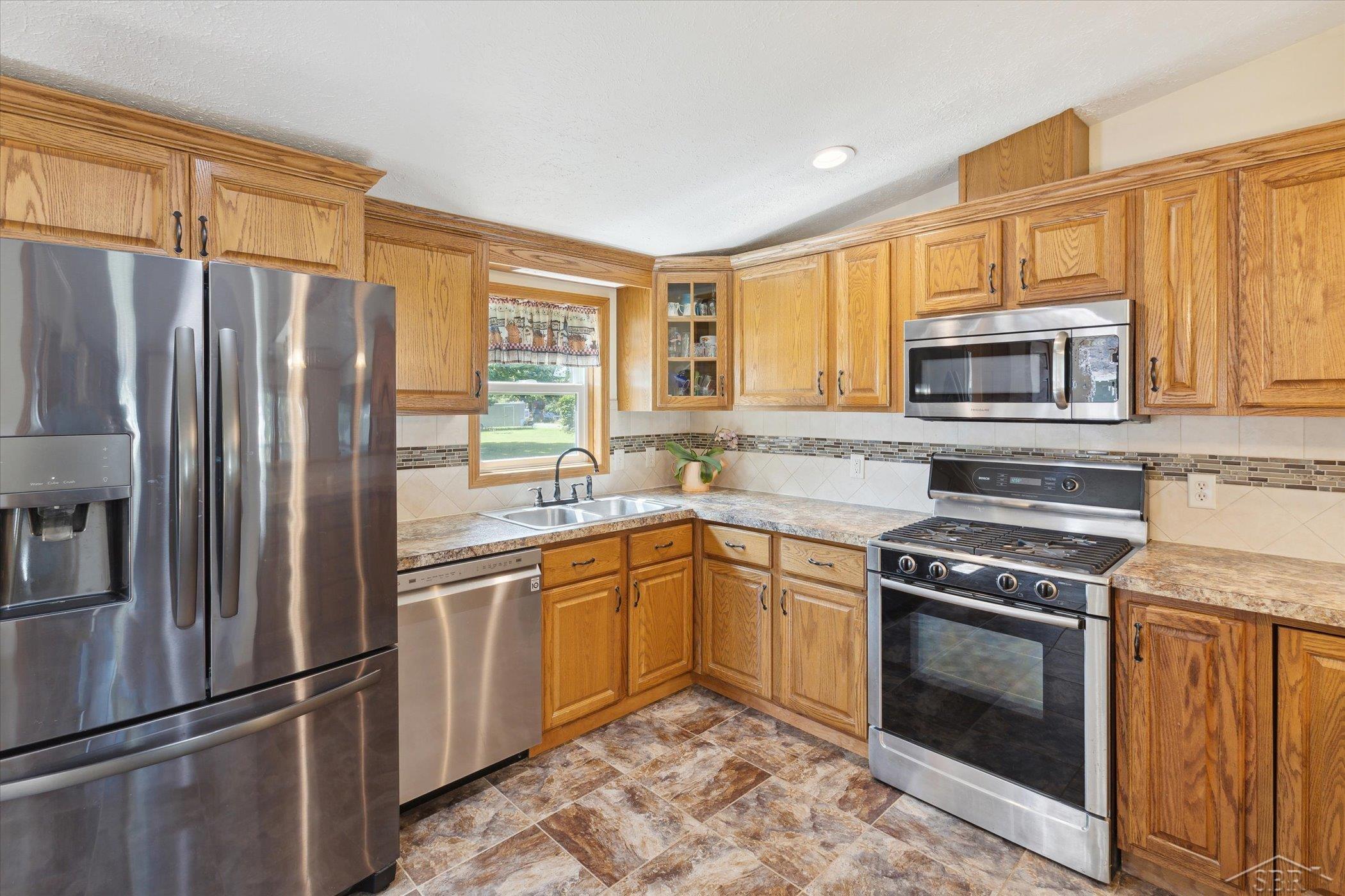 3320 Lauria Road Bay City, MI 48706 - Photo 11 of 42 Gallery Image 11