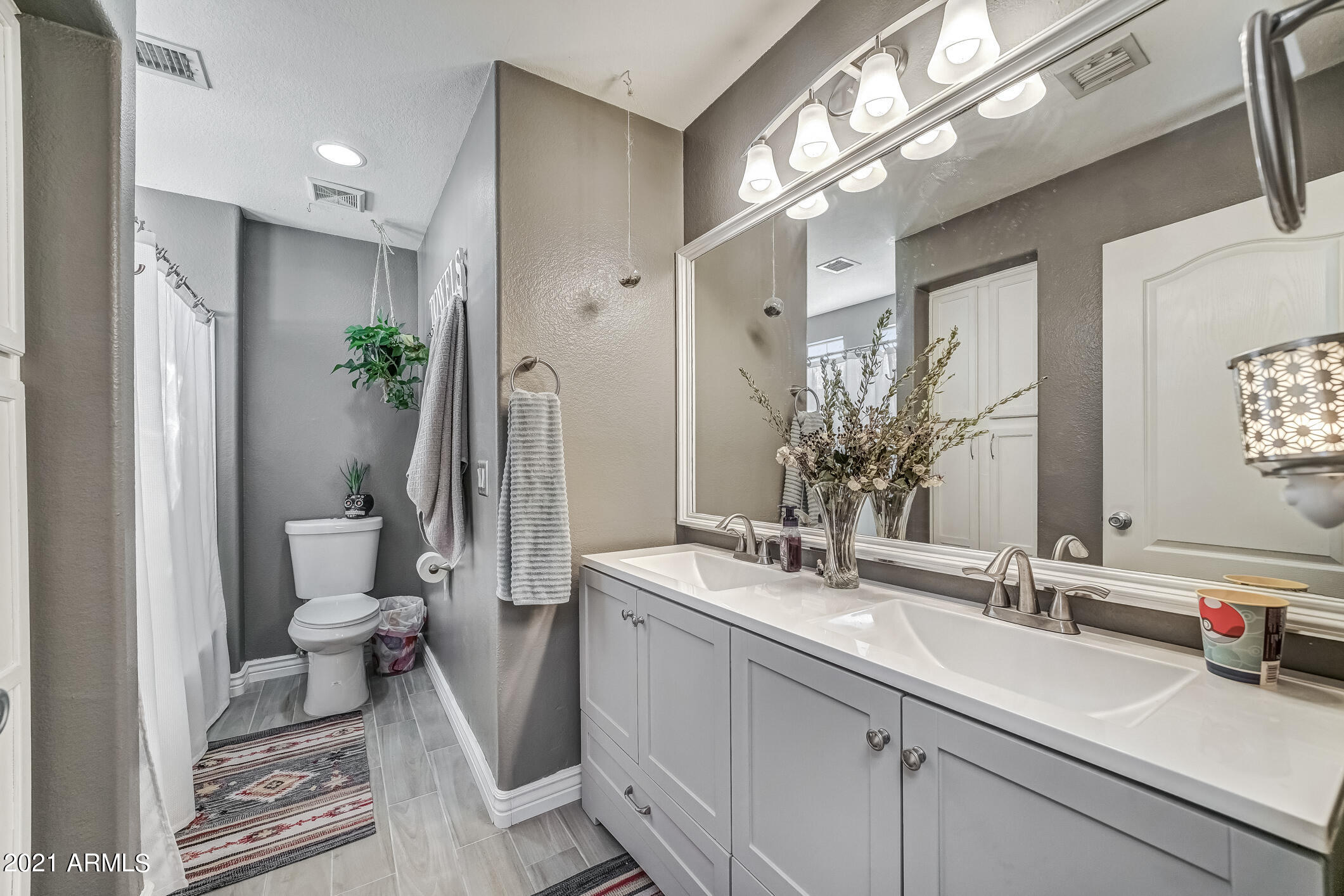 4161 South Splendor Place Gilbert, AZ 85297 - Photo 30 of 56 130-Bathroom