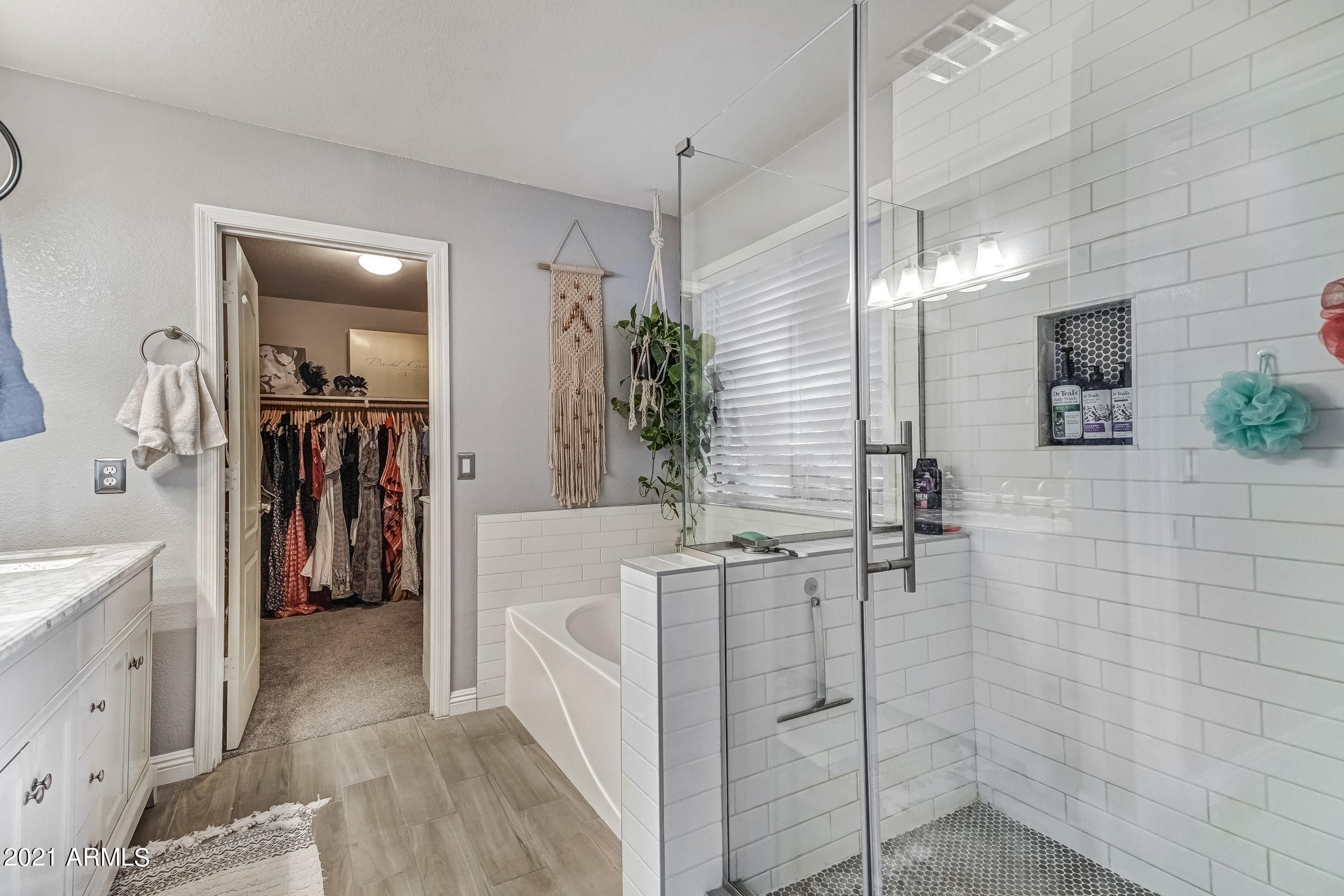 4161 South Splendor Place Gilbert, AZ 85297 - Photo 38 of 56 138-MasterBath_1