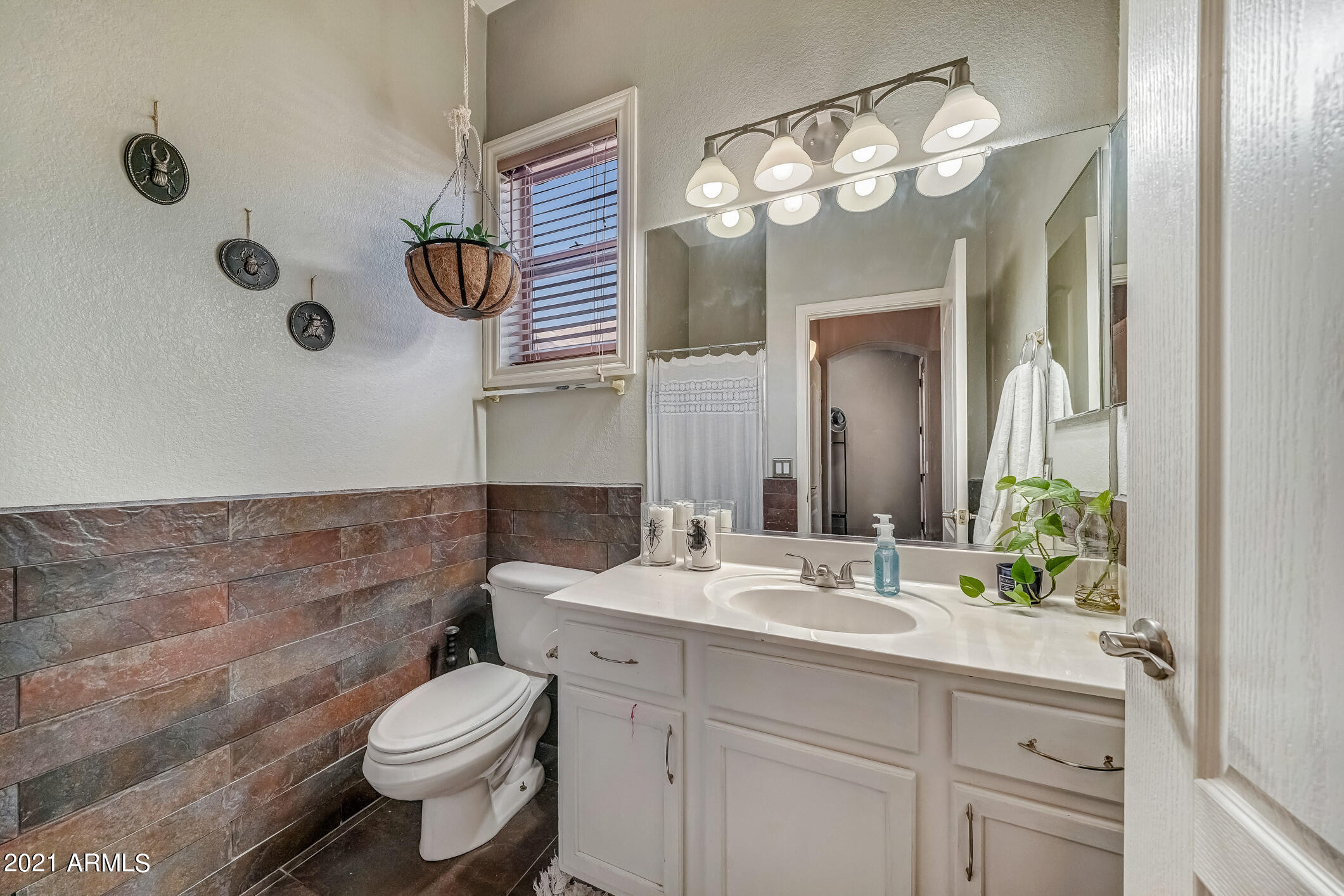 4161 South Splendor Place Gilbert, AZ 85297 - Photo 8 of 56 108-Guest_Bath