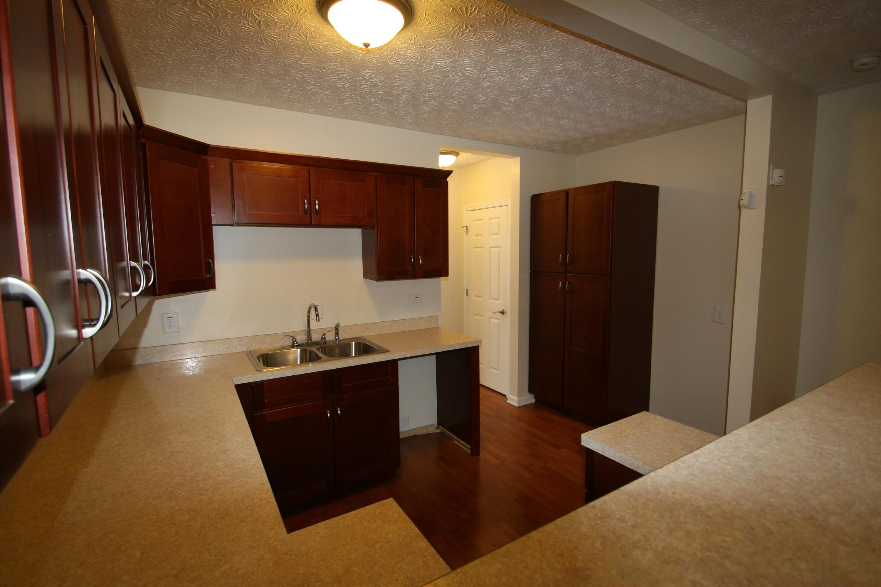 305 Reeb Avenue Columbus, OH 43207 - Photo 8 of 27 Gallery Image 8