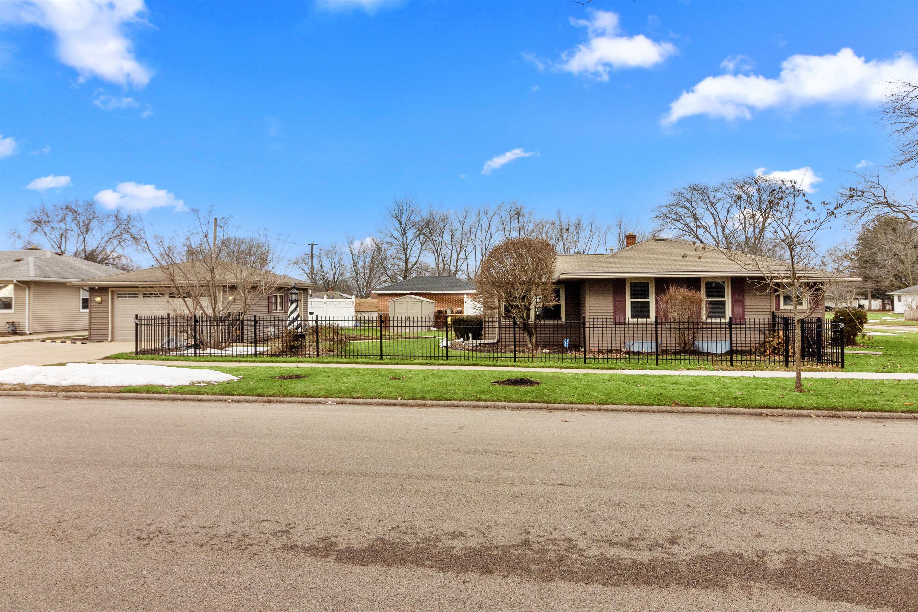 2521 Wisconsin Road Rockford, IL 61108 - Photo 2 of 35 Gallery Image 2