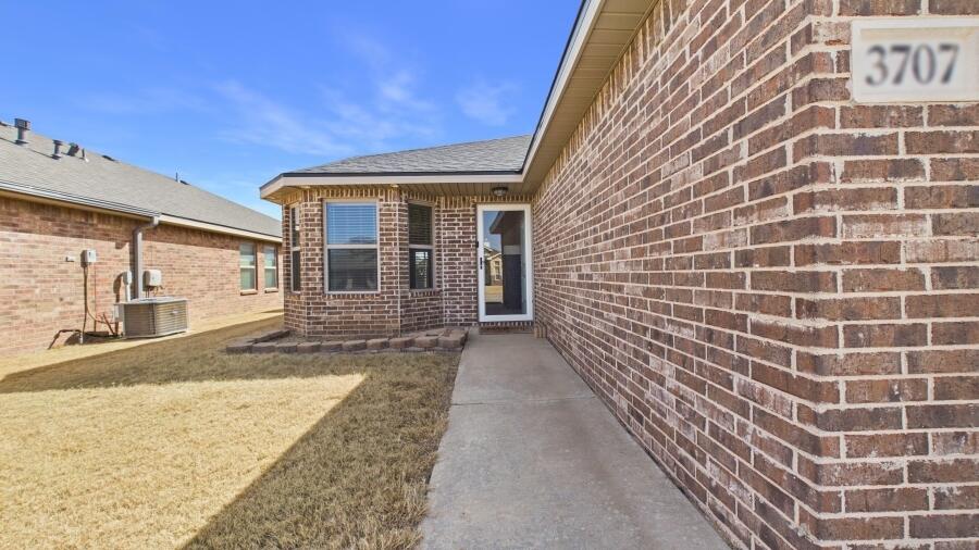 3707 Rochester Avenue Lubbock, TX 79407 - Photo 6 of 40 CAM06379G6-PR0009-STILL006