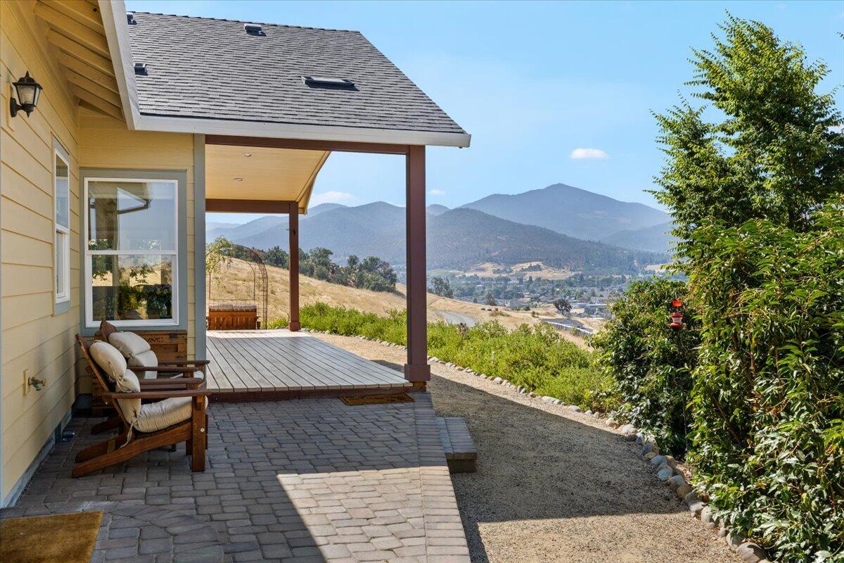 4856 Payne Road Medford, OR 97504 - Photo 10 of 49 Primary bedroom patio and covered porch