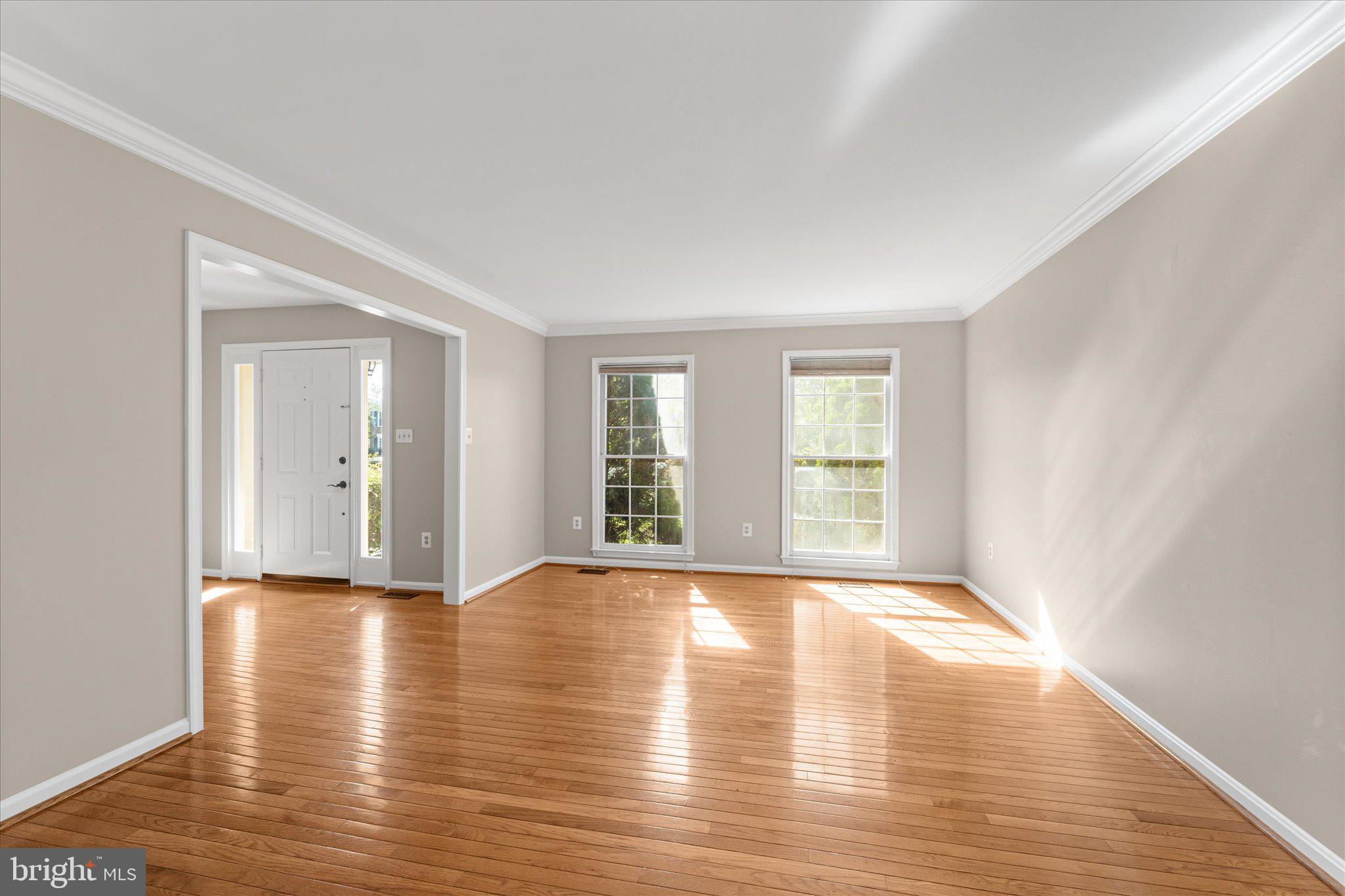 8104 Tall Timber Drive Gainesville, VA 20155 - Photo 8 of 58 Living Room