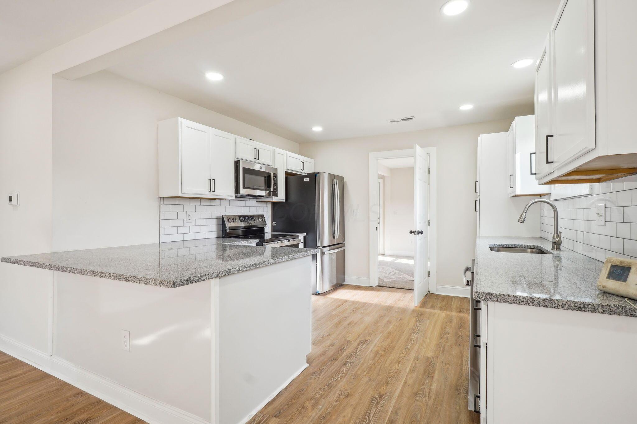12-web-or-mls-1592-evergreen-rd