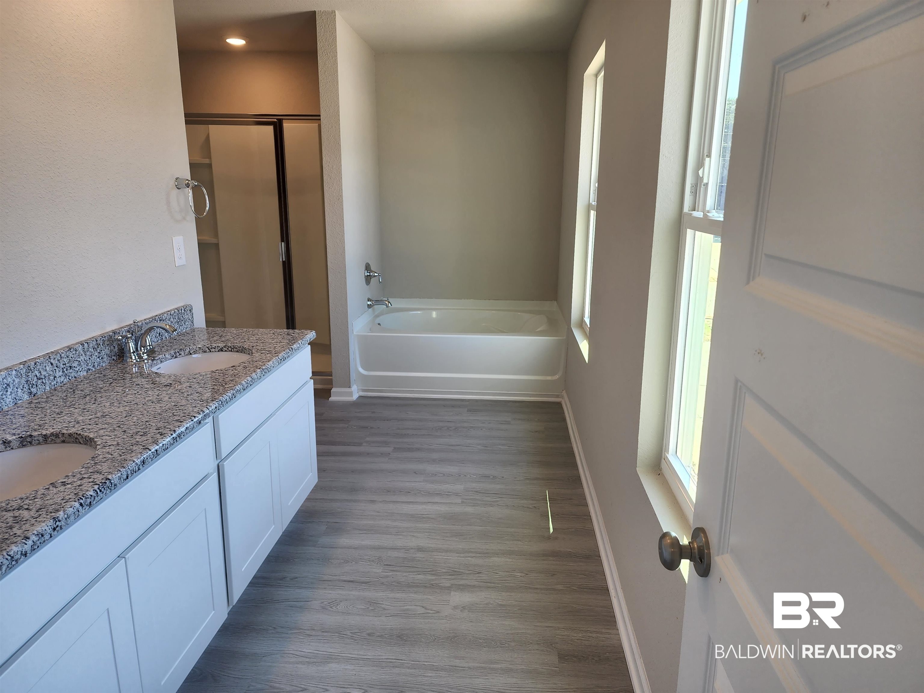 24516 Broken Sound Loop Orange Beach, AL 36561 - Photo 5 of 11 Primary bath