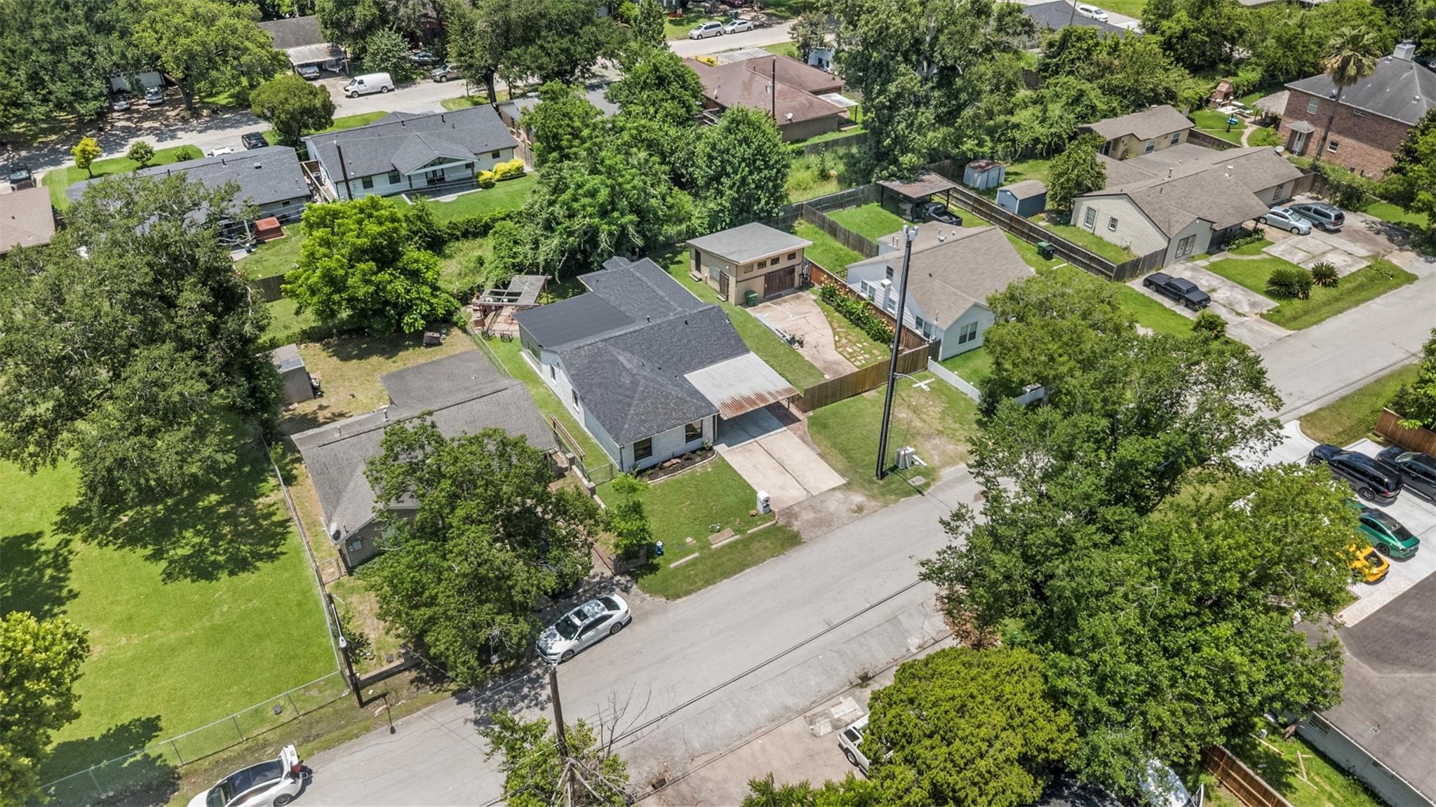 1913 Thonig Road Houston, TX 77055 - Photo 39 of 41 Gallery Image 39