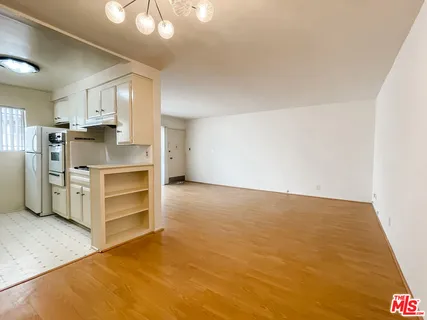 $2,250 | 935 North Alfred Street, Unit 8, Los Angeles, CA 90069