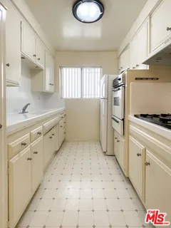 $2,250 | 935 North Alfred Street, Unit 8, Los Angeles, CA 90069
