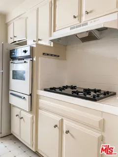 $2,250 | 935 North Alfred Street, Unit 8, Los Angeles, CA 90069