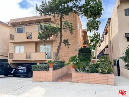 $2,250 | 935 North Alfred Street, Unit 8, Los Angeles, CA 90069
