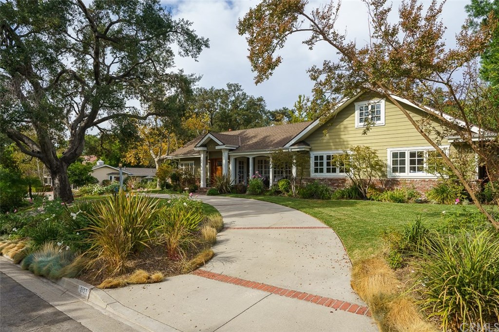 2127 Lyans Drive La Canada Flintridge, CA 91011 - Photo 1 of 57