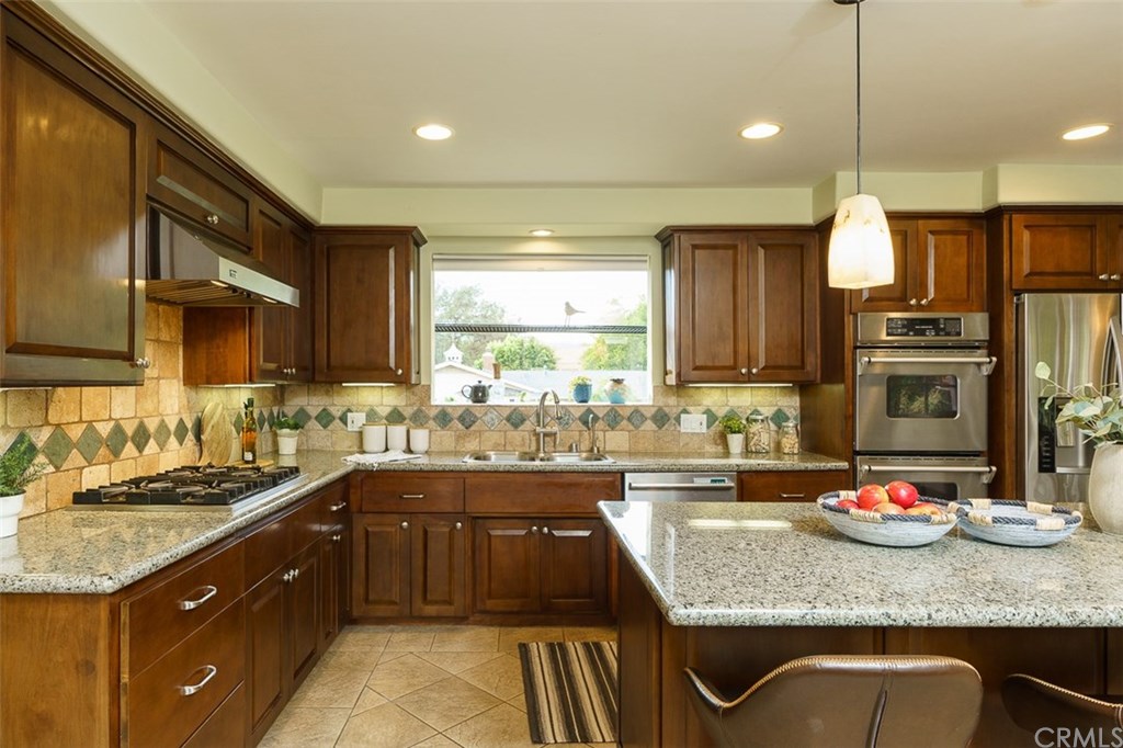 2127 Lyans Drive La Canada Flintridge, CA 91011 - Photo 11 of 57