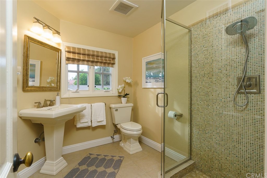 2127 Lyans Drive La Canada Flintridge, CA 91011 - Photo 20 of 57