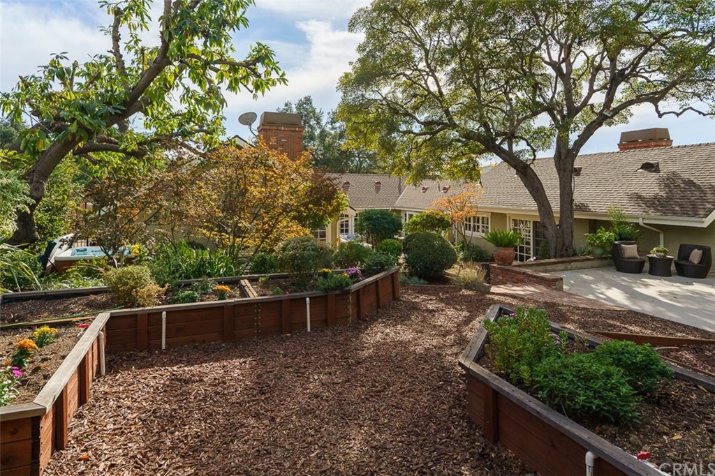 2127 Lyans Drive La Canada Flintridge, CA 91011 - Photo 40 of 57