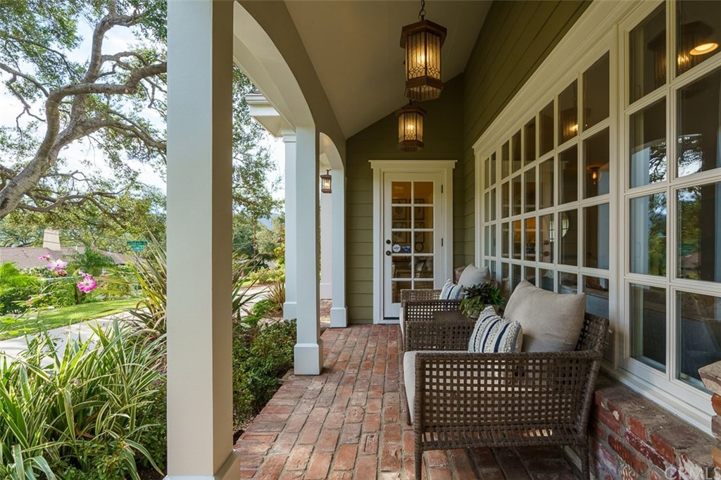 2127 Lyans Drive La Canada Flintridge, CA 91011 - Photo 5 of 57